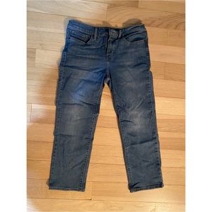 Levi’s cropped medium wash jeans